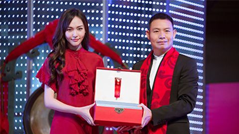 中国美正当红，黄金城集团A股上市，引领新时代